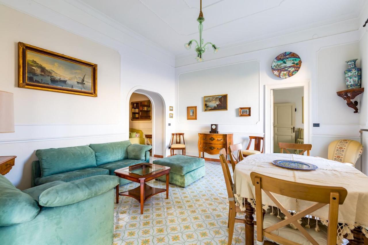 Villa Paola - Hidden Panoramic Garden And Terraces By Napoliapartments 外观 照片
