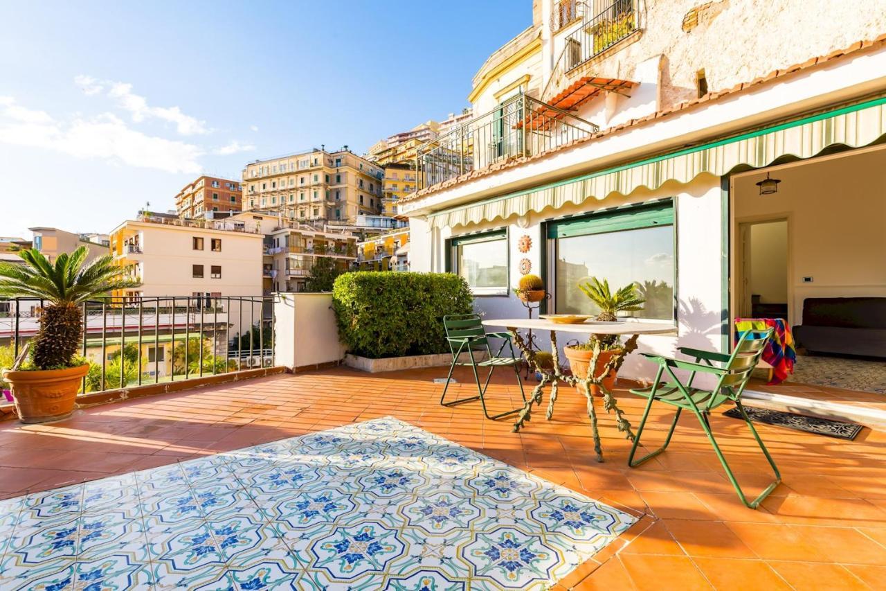 Villa Paola - Hidden Panoramic Garden And Terraces By Napoliapartments 外观 照片