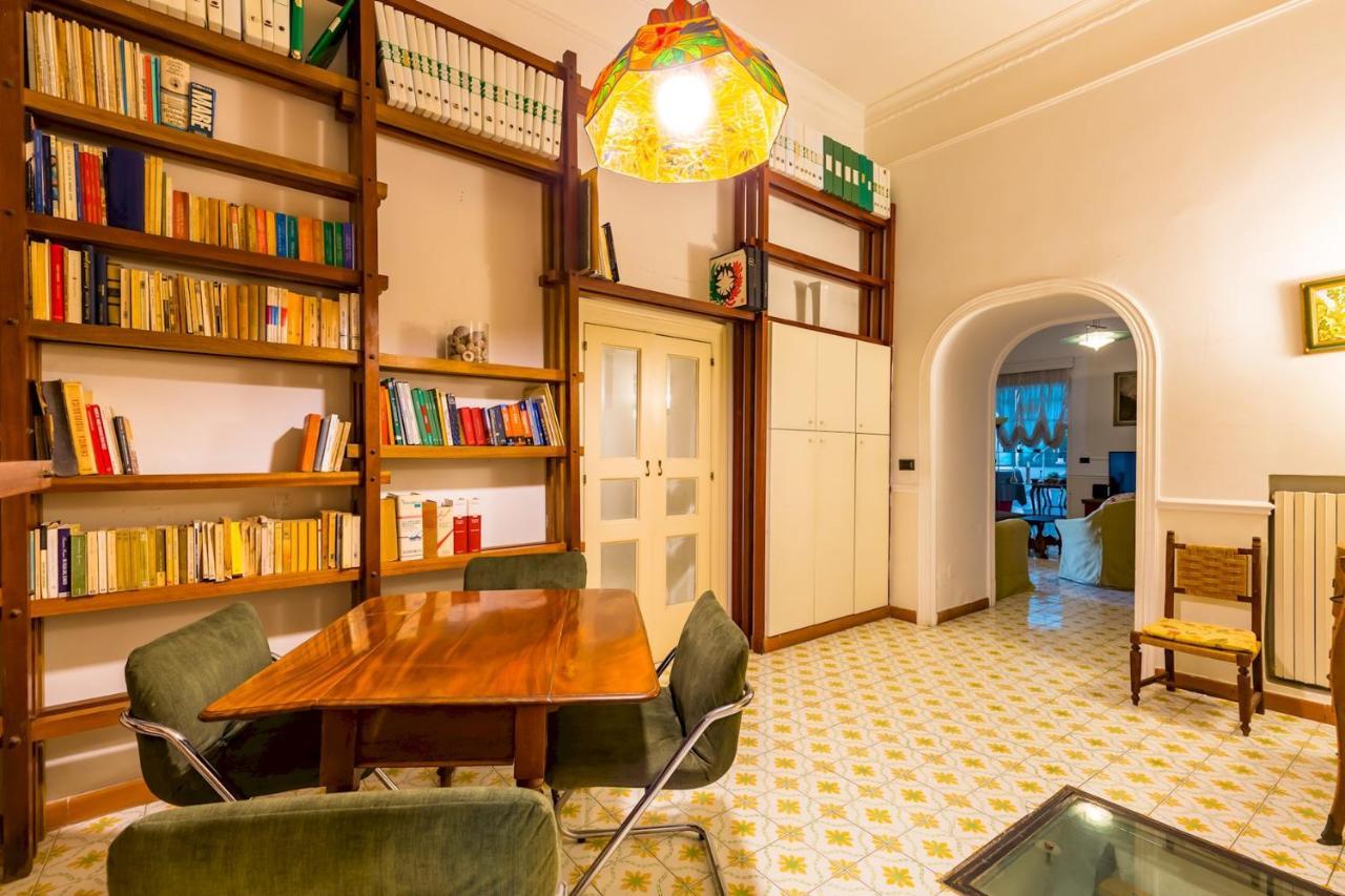 Villa Paola - Hidden Panoramic Garden And Terraces By Napoliapartments 外观 照片