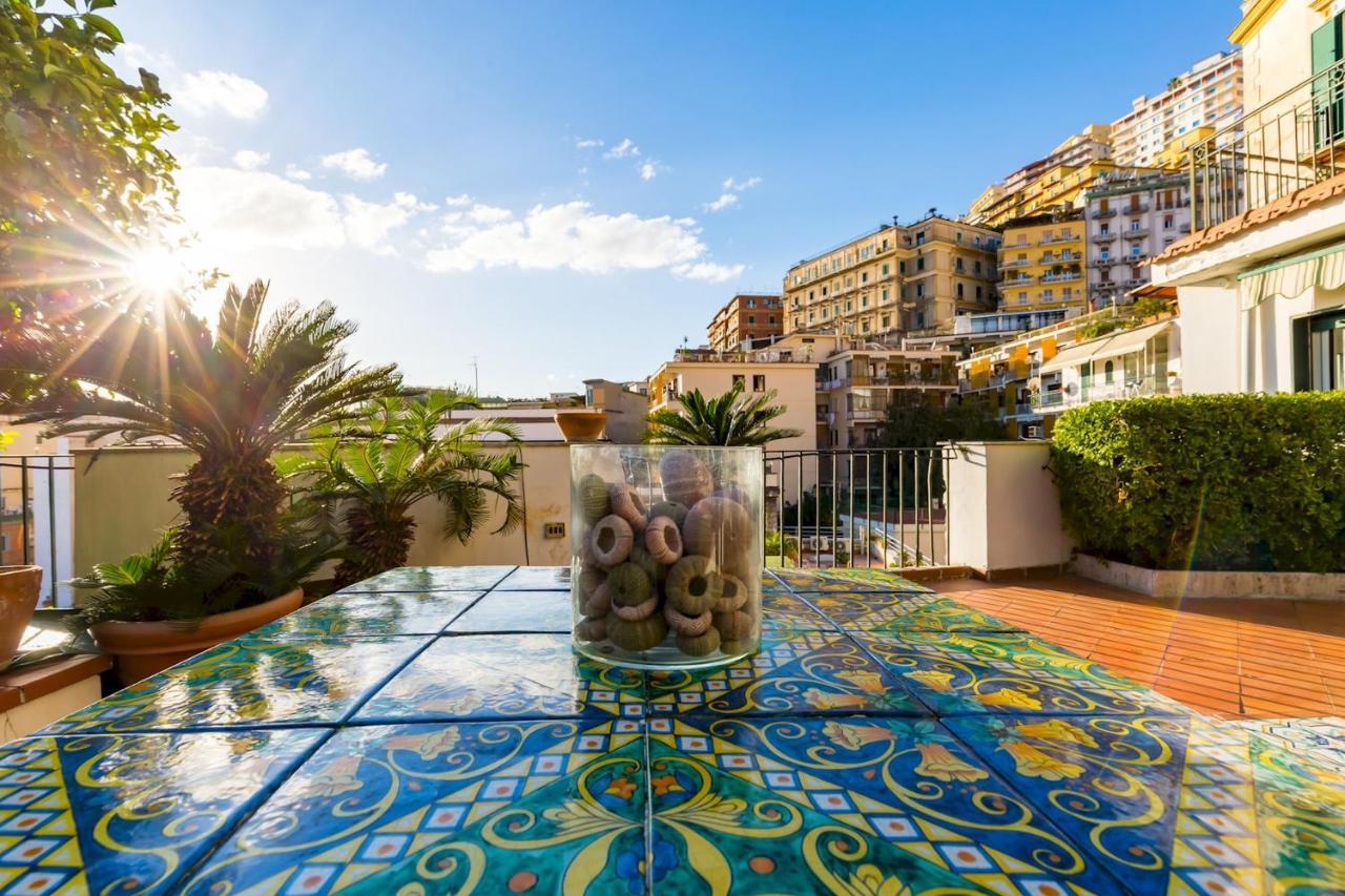 Villa Paola - Hidden Panoramic Garden And Terraces By Napoliapartments 外观 照片