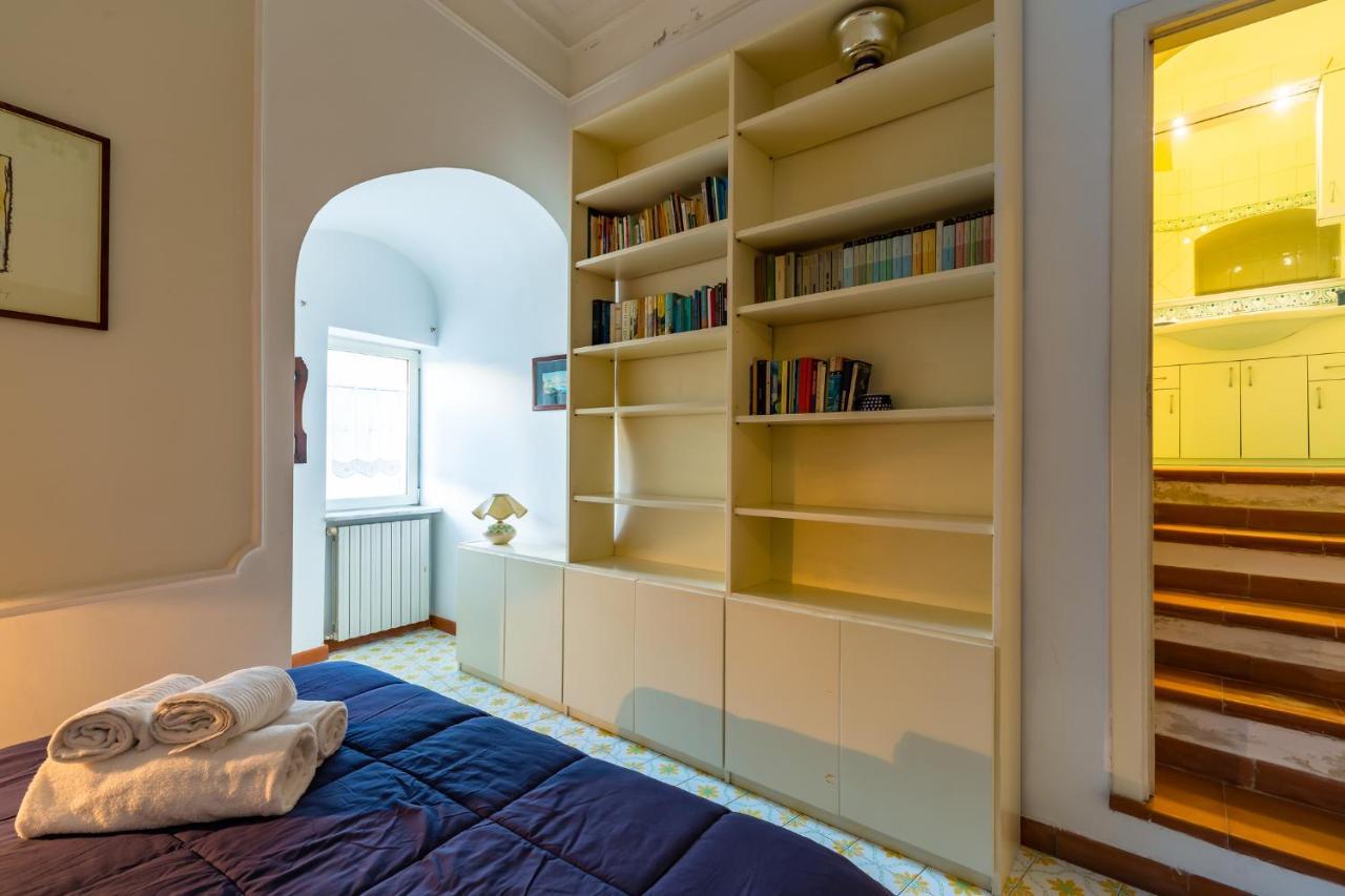 Villa Paola - Hidden Panoramic Garden And Terraces By Napoliapartments 外观 照片