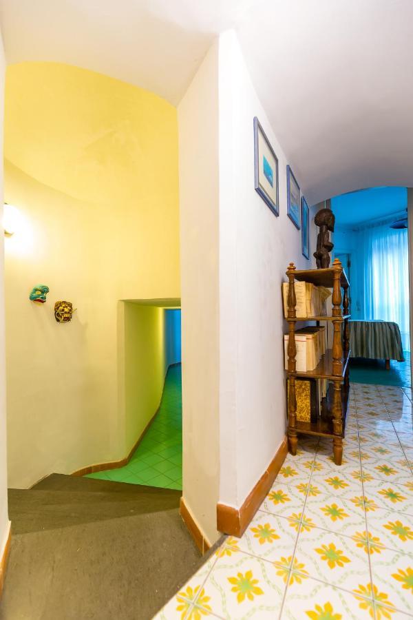 Villa Paola - Hidden Panoramic Garden And Terraces By Napoliapartments 外观 照片